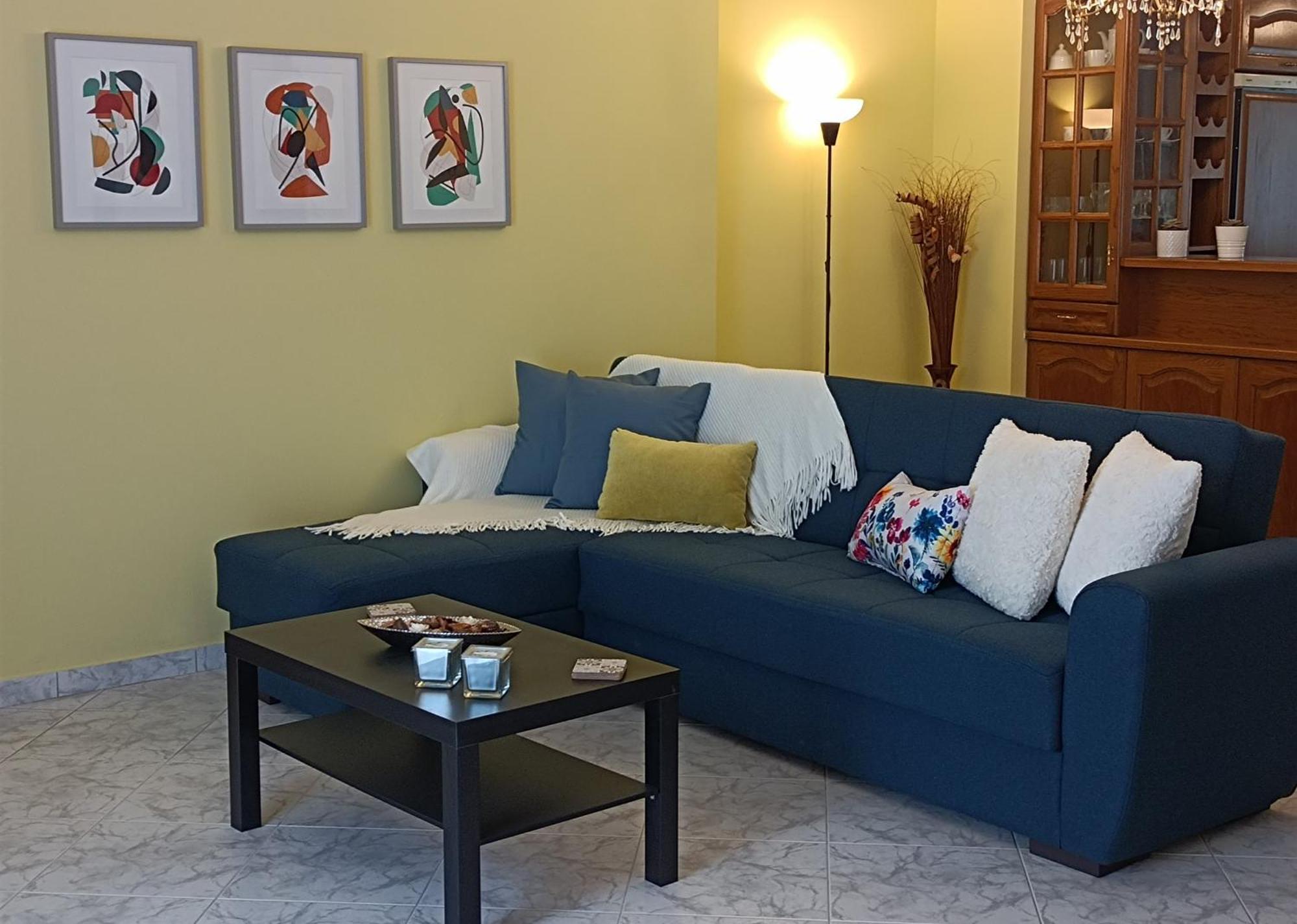 Kelly'S Penthouse Apartment นาฟปาคตอส ภายนอก รูปภาพ