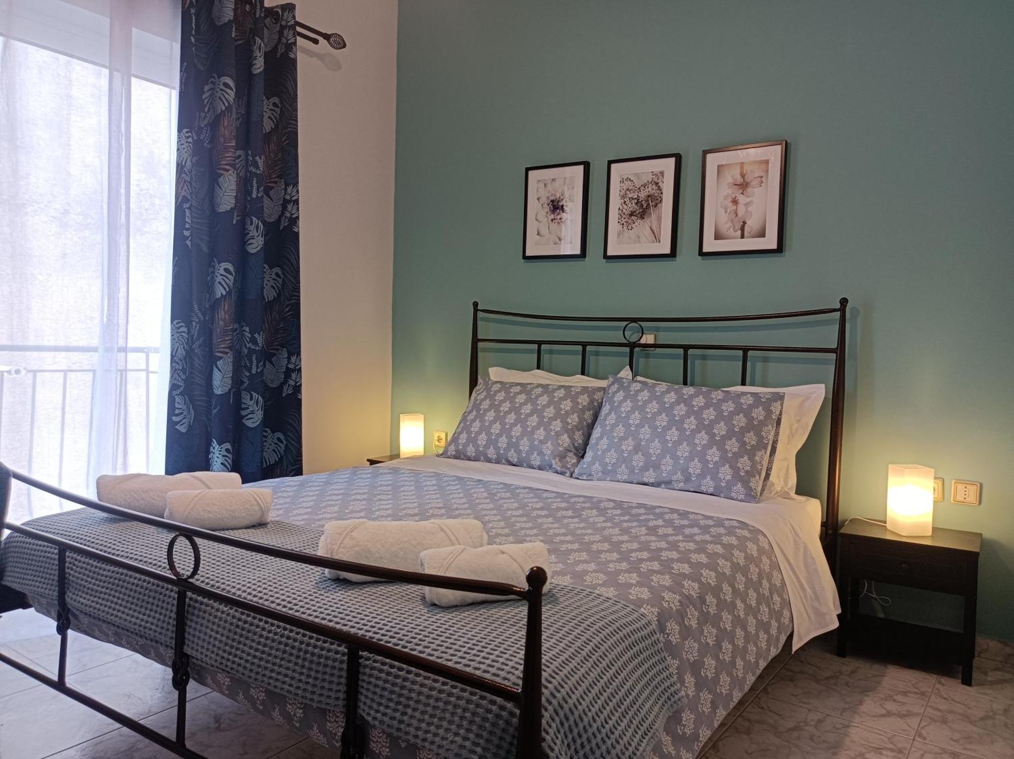Kelly'S Penthouse Apartment นาฟปาคตอส ภายนอก รูปภาพ